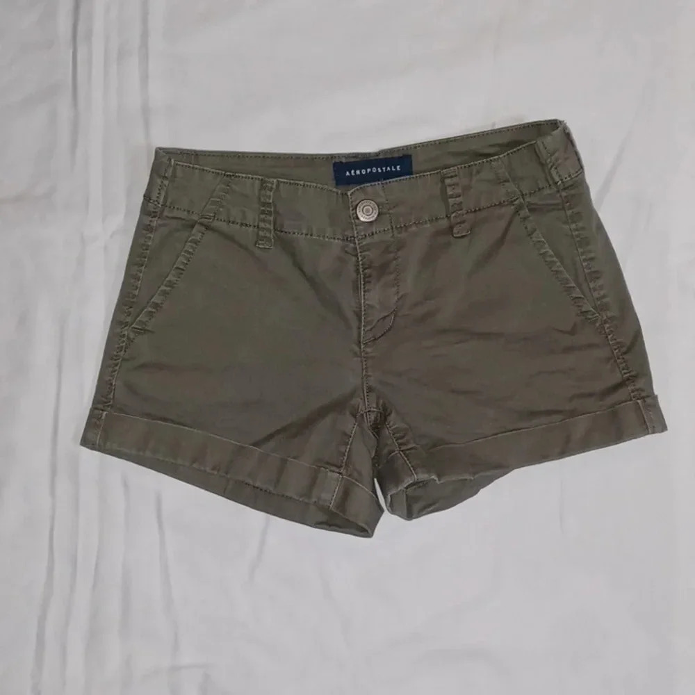 Aeropostale twill flat front casual utility earthy gorpcore khaki green shorts